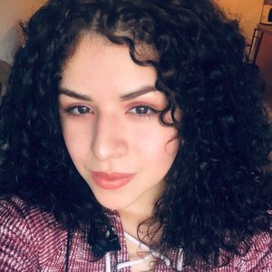 Meet your Posher, Ana